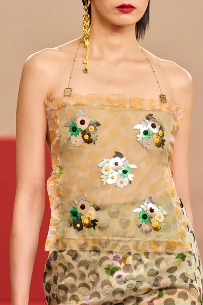 Look 200